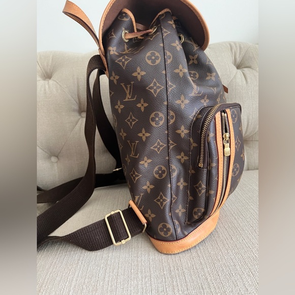 Louis Vuitton authentic
Bosphore Backpack Monogram Canvas - Picture 4 of 8